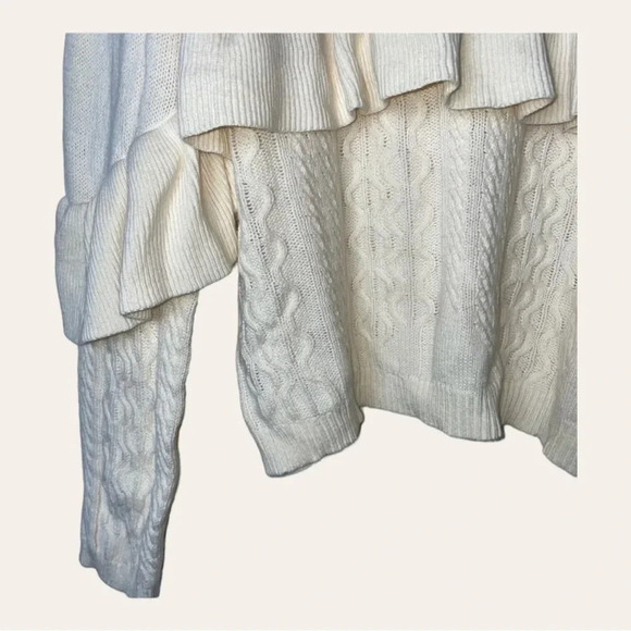 Project NAADAM‎ SWEATER SIZE MEDIUM THICK KNIT CREAM IN COLOR RUFFLE - Picture 6 of 9